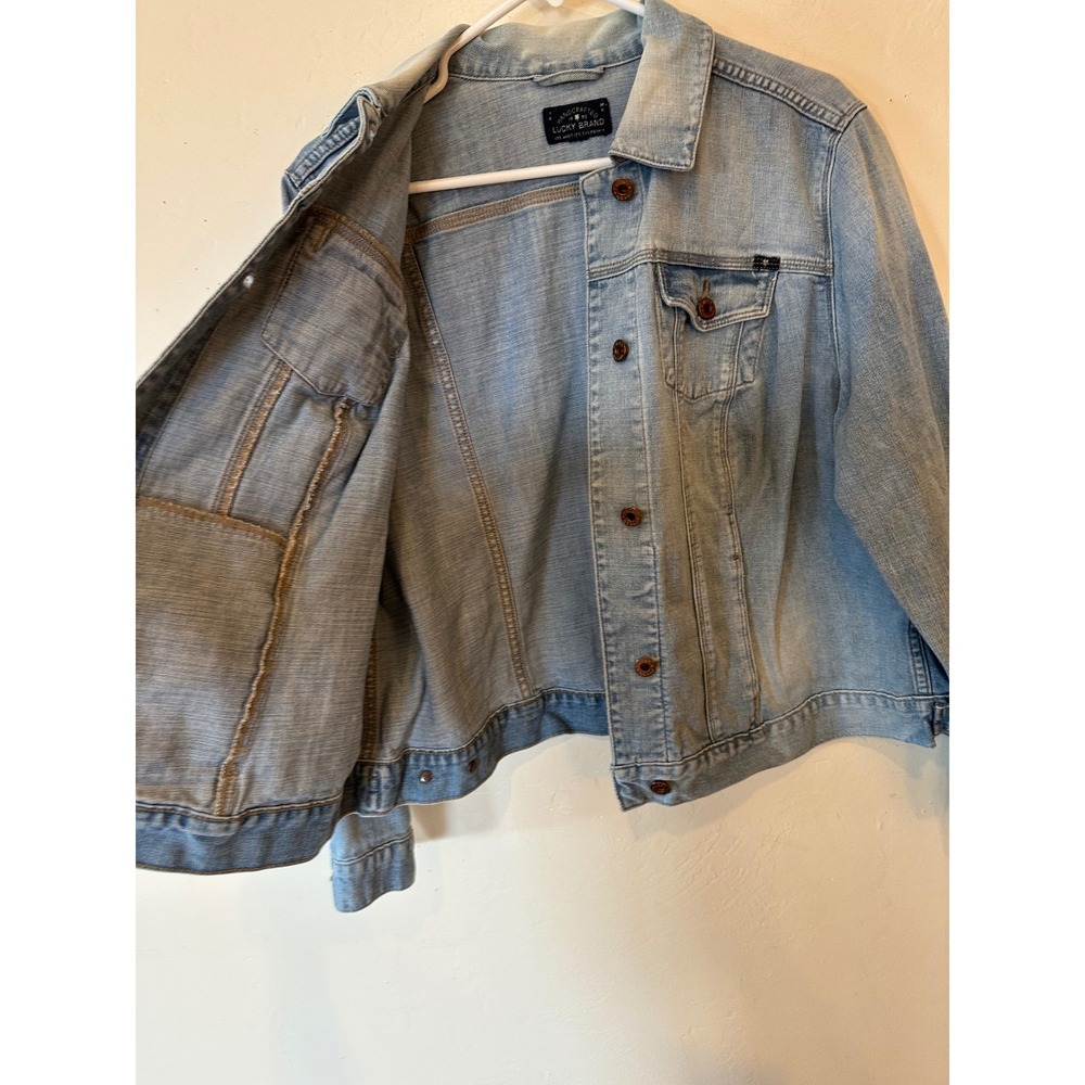 Lucky Brand Handcrafted 1990 Denim Trucker Jacket Light Wash Blue Mens Medium - Picture 11 of 14